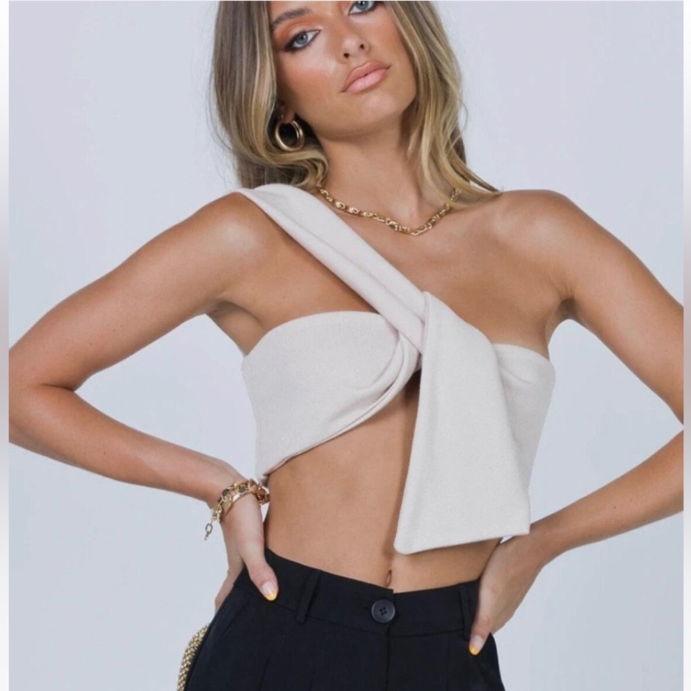 Princess Polly Simi Top size 4